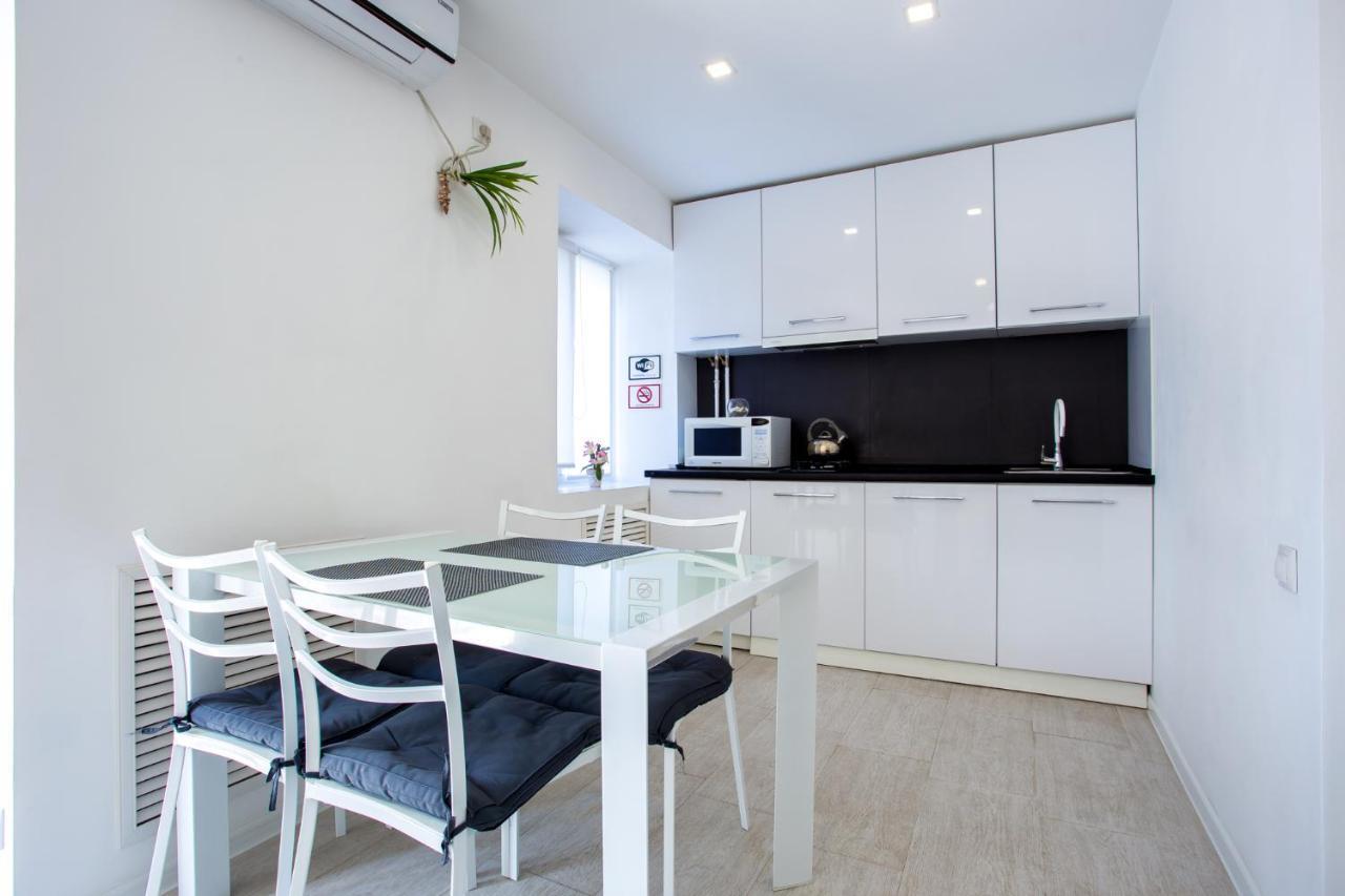 Apartment On Ushakova Kherson Exterior foto